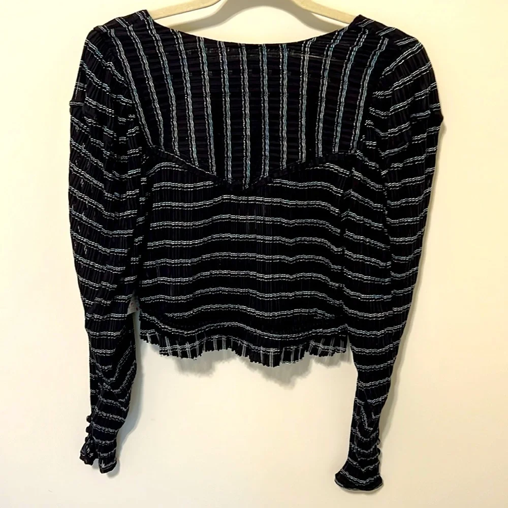 Free People Women’s Girlfriend Top / Size M / Brand NWT / Black Combo